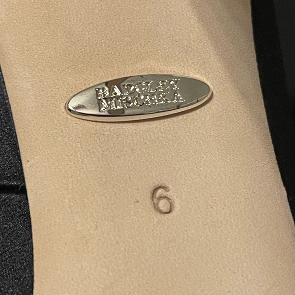 Women’s Badgley Mischka Cher Satin Brooch Embellished Stiletto Pumps Size 6 - Picture 12 of 14